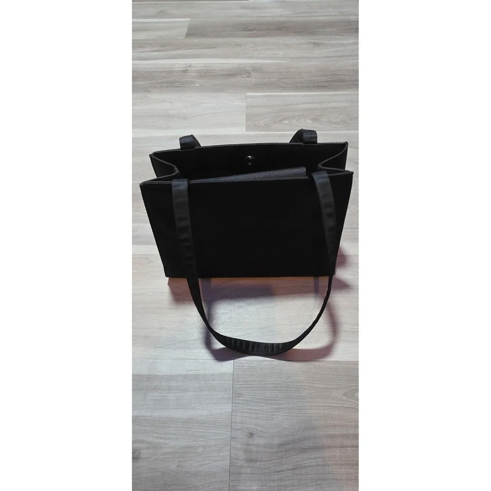 Kate Spade New York‎ Black Shoulder Bag Logo Accent Inner Pockets Matching Pouch